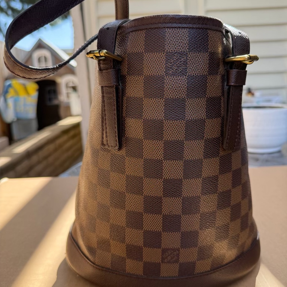 Louis Vuitton Damier Ebene Marais Bucket Bag